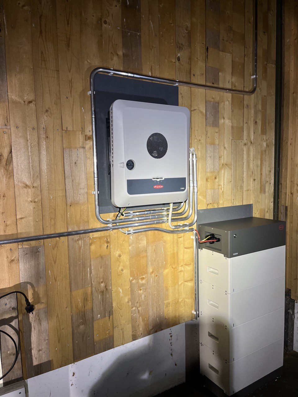 Aurinkopaneelit Tervakoski – 10,10 kWp akusto-aurinkovoimala